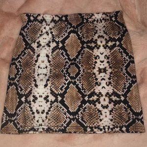 snakeskin fitted skirt